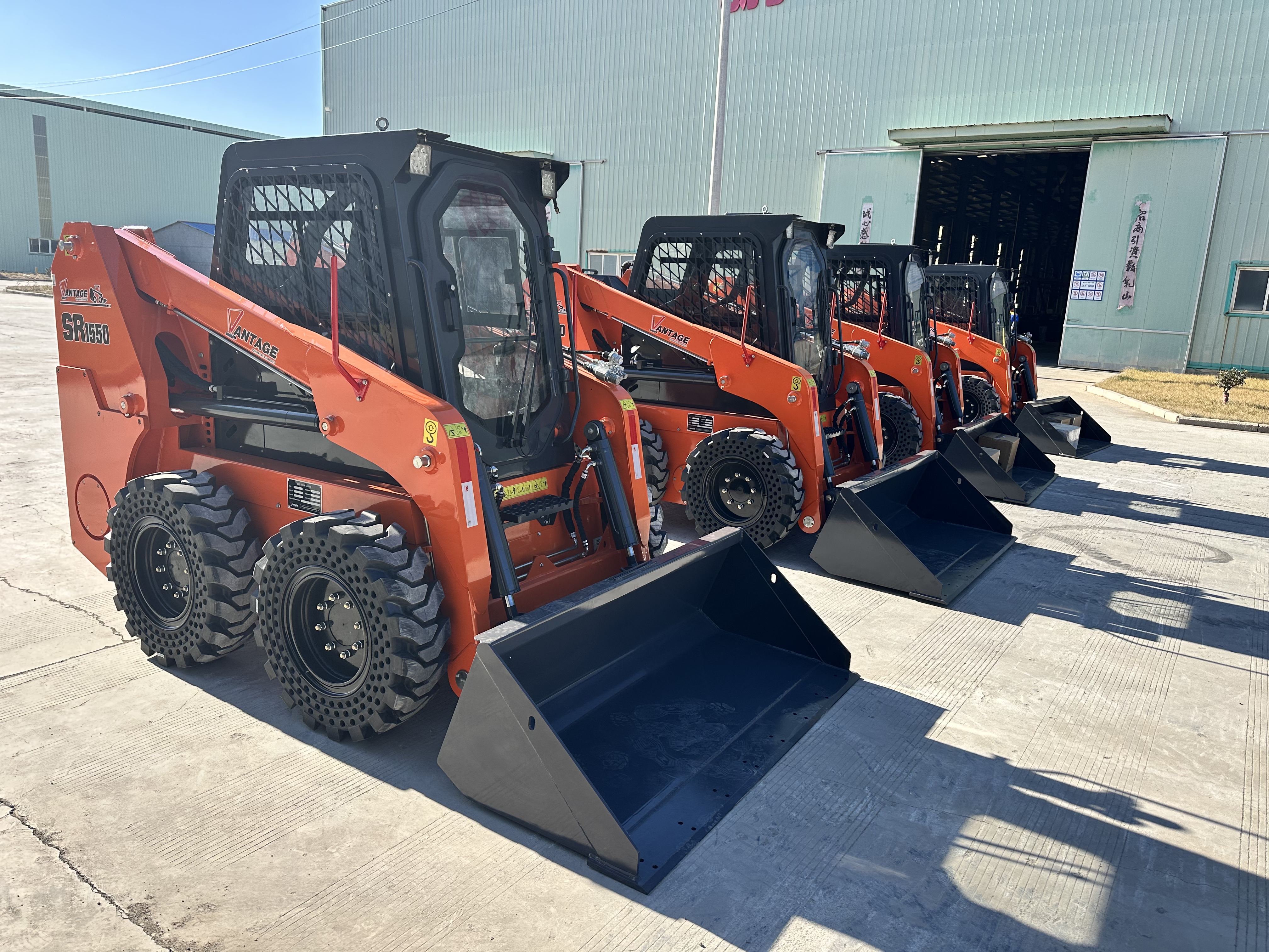 SR1550B Skid Steer Kargagailua Hego Amerikara bidalitakoa